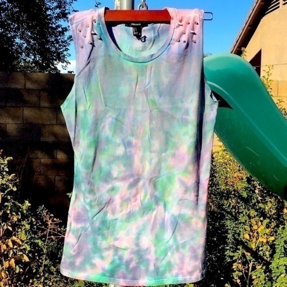 4 for 16$ Forever 21 Muscle Tank top